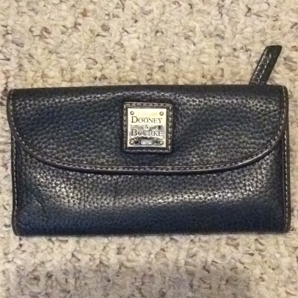 Dooney & Bourke Continental Clutch Wallet